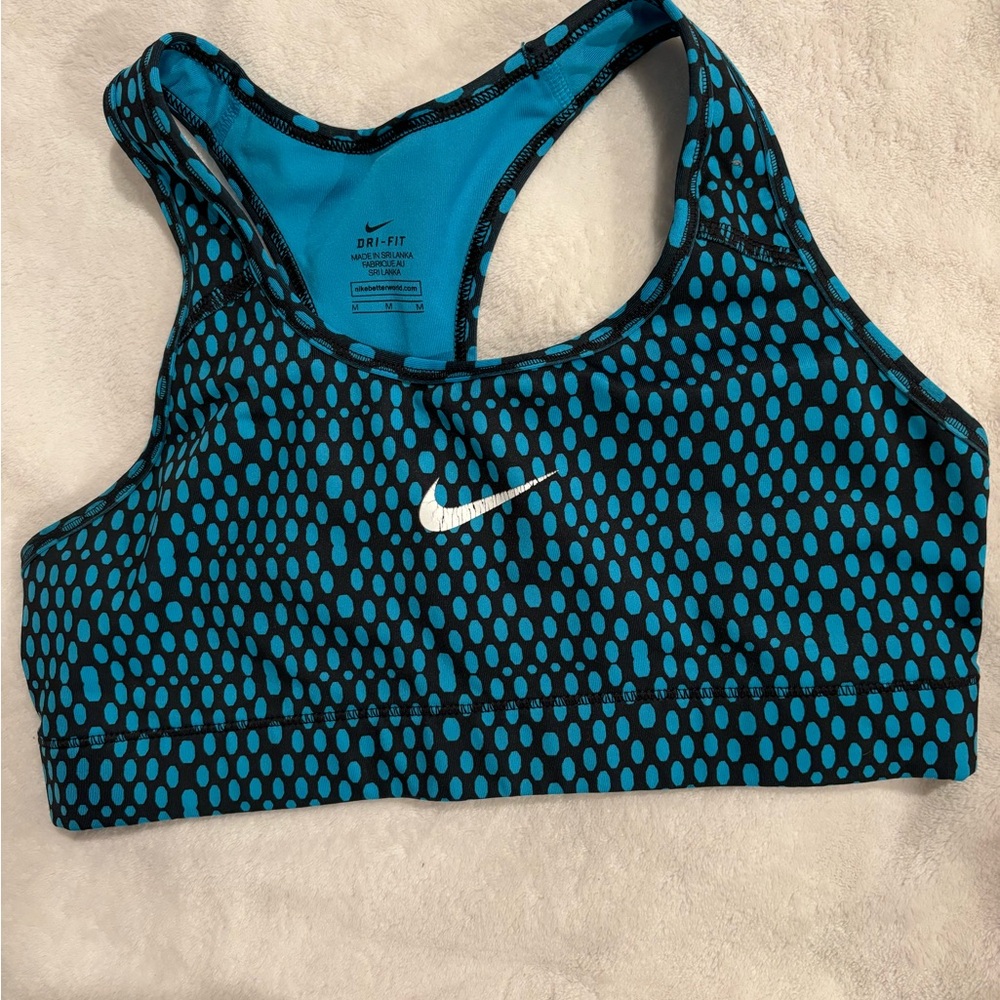 Nike sport bra size M